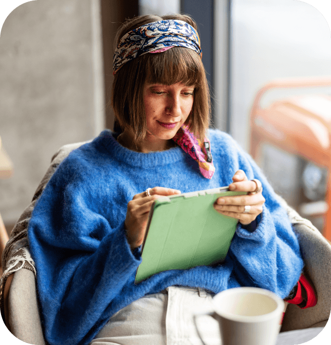 girl working on her laptop